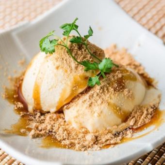 Vanilla ice cream with brown sugar and kinako