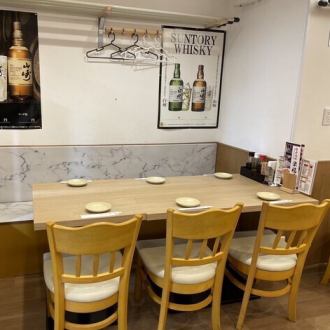 グループ利用にピッタリなこちらのテーブル席は友人との飲み会や女子会、ご家族での食事会にご活用いただけます♪