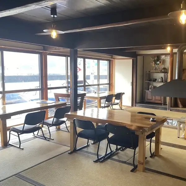 昔ながらの日本の雰囲気を醸し、囲炉裏を囲むことができるお店≪二条≫日常の喧騒から離れて少しゆったりしたいときにおすすめです♪