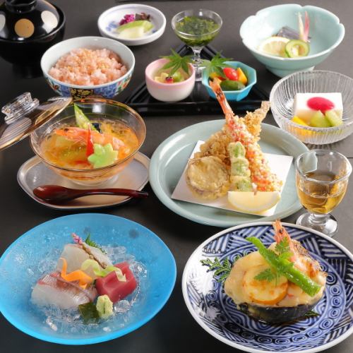 【忘新年会におすすめ】月替り会席料理「河久会席」（5名以上フリードリンク付個室宴会は9,922円（税サ込）