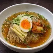 時間をかけて煮込んだスープが自慢。