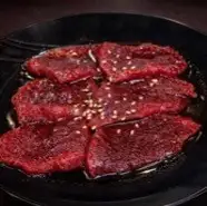 黑毛和牛裡肌（配醬汁/鹽）