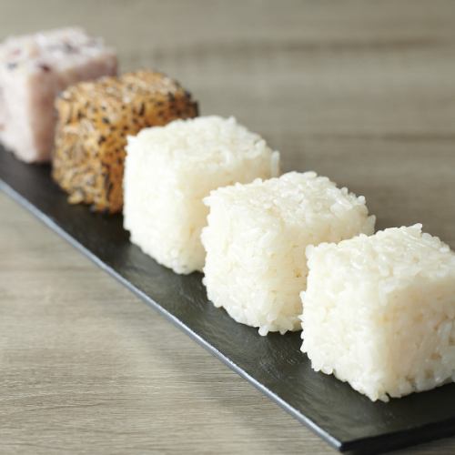 お出汁で炊いたおむすび