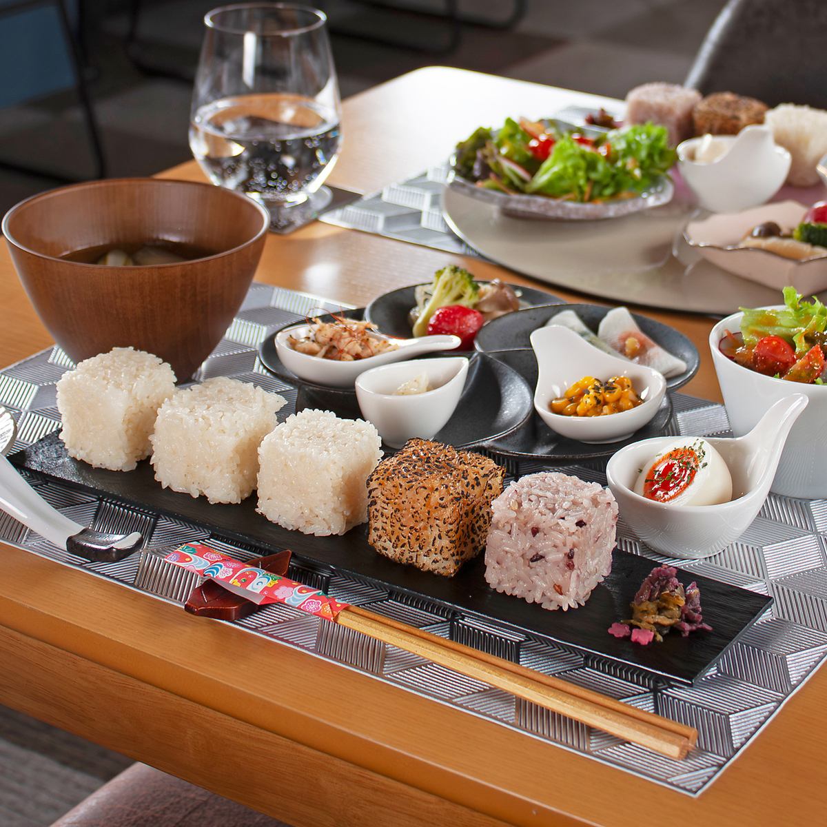 光明池的饭团午餐专卖店！在咖啡厅里悠闲地享受美食，非常适合妈妈或女孩们的聚会！