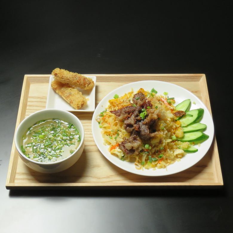 牛肉チャーハン