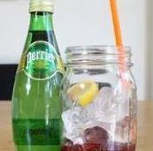 A cute mason jar ★ Rich cocktails and soft drinks!