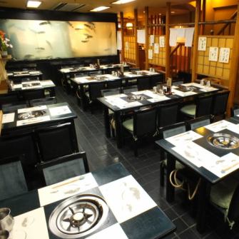 【Table seat】 in an atmosphere where you can relax and enjoy the taste of the well-established store by heart.There are of course four seats.
