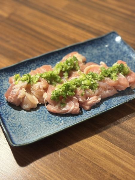 【女性にも人気！】リーズナブルでうれしい◎ とりもも 450円(税込)