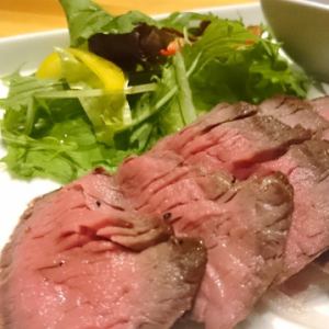 Rare grilled beef fin
