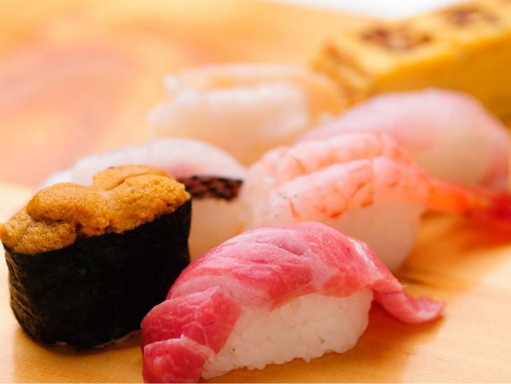 The fresh nigiri sushi made with seasonal local fish is delicious! A great value sushi lunch starts at 880 JPY