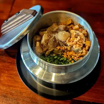 牛テールと蓮根きんぴら釜飯