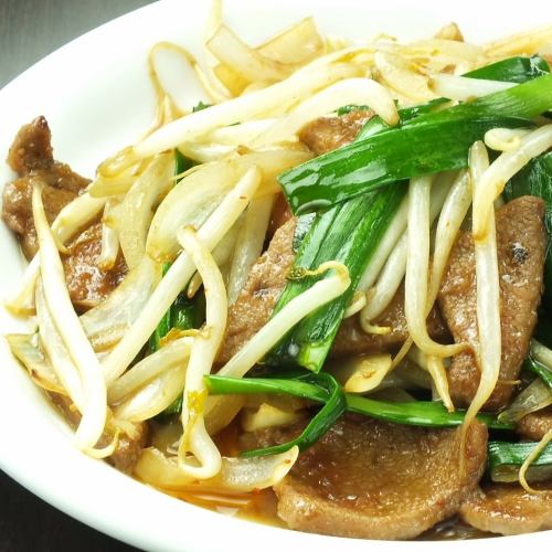 Stir-fried liver and chives with bean sprouts
