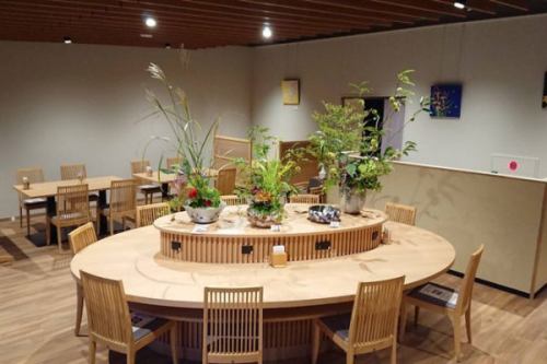 <p>◇ Elegant interior of Chishakuin Temple ◇ Simple and simple calm space.You can feel the warmth of the wood.When you come to Chishakuin Temple or Sanjusangendo, please use it for meals and breaks.</p>