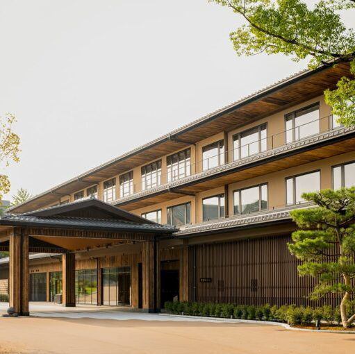 ◇智積院会館、宿坊に隣接◇ホテル宿泊施設内1階にございます。ご宿泊の際にもぜひご利用ください。喫茶やお食事の利用も可能です。お寺の拝観の合間の小休憩にいかがですか。