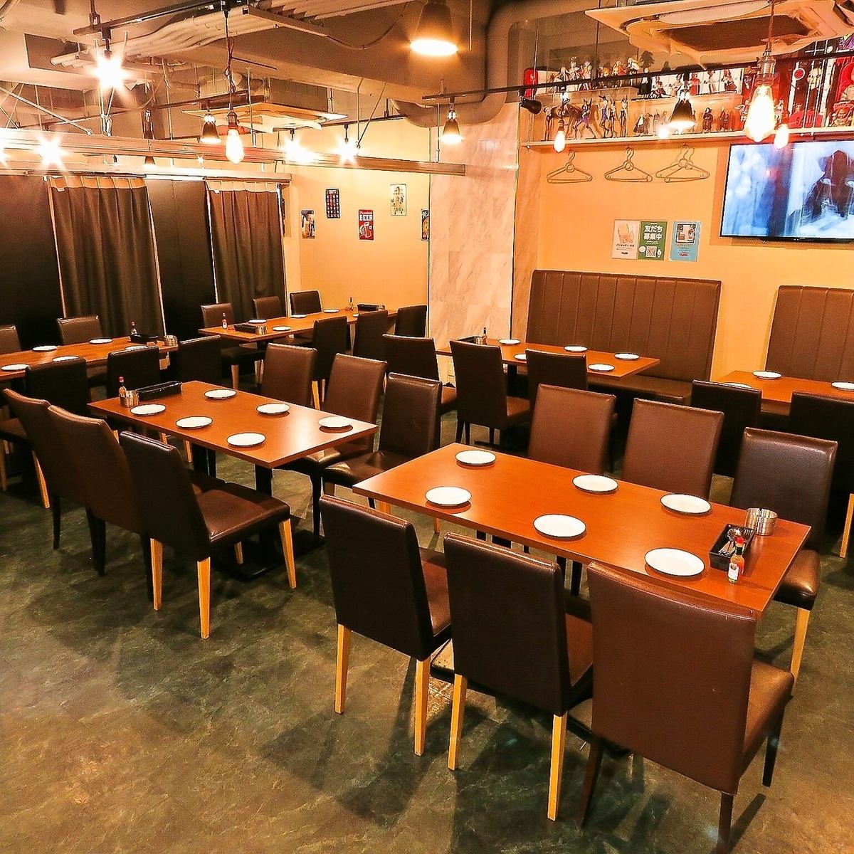 We can accommodate private parties of 20 or more. Maximum seating capacity is 80 people! Standing capacity is 100 people.