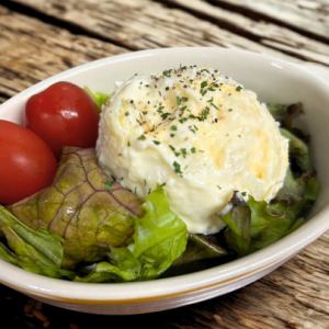 とろ～りチェダー＆ゴーダチーズのポテトサラダ