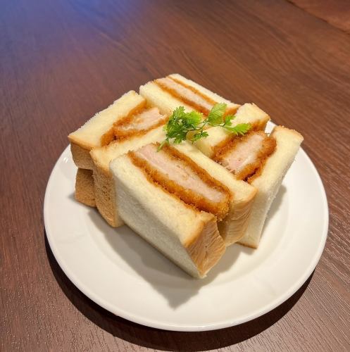 三元豚のロースカツサンド