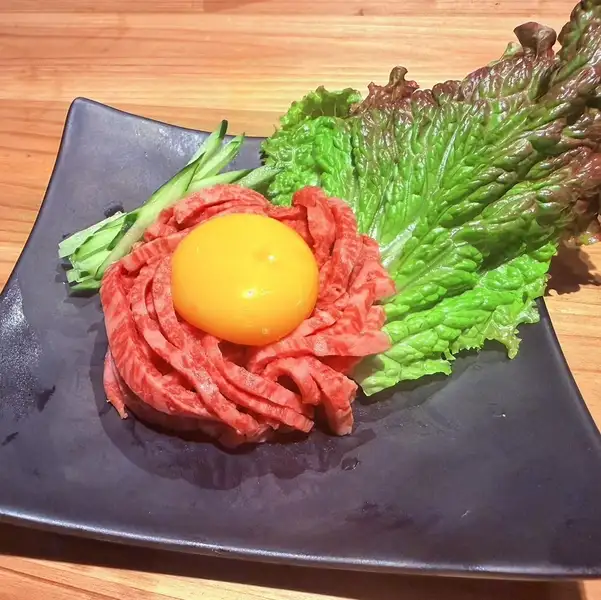 生食用認定取得店舗だからこそ味わえる!口の中でとろける自家製タレの【ユッケ】