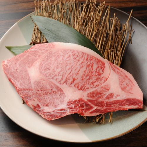 We prepare a selection of meats that are carefully selected for the part ☆