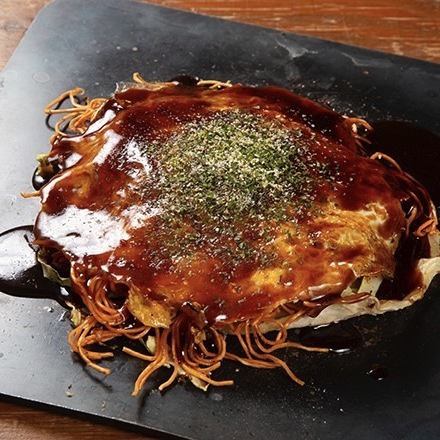 お好みは鉄板で熱々をぜひ