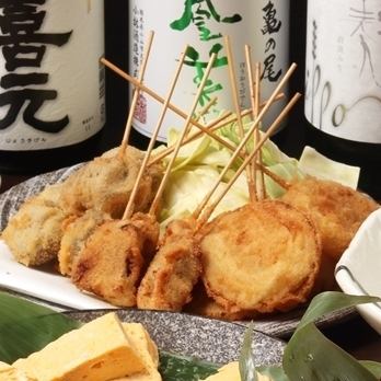 【お酒が進む名物メニュー】　串カツおまかせ盛り　5本セット　660円(税込)