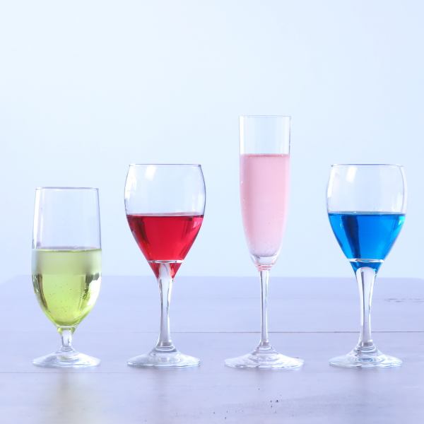 各種カクテルもご用意しております！事前にご要望があれば、貸切利用時には店内の飾りつけ等をお客様で行っていただくことも可能です！オリジナルのパーティーや結婚式の2次会などにもご利用ください！