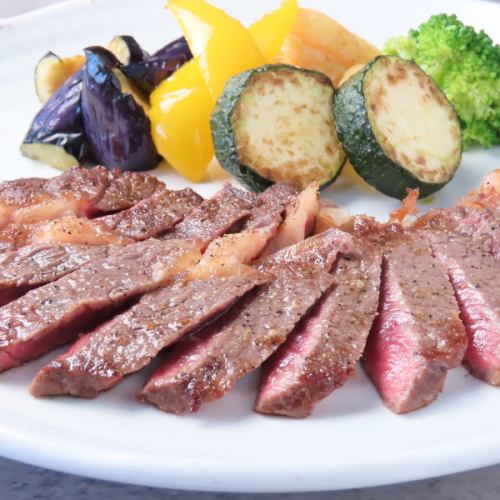 お肉自慢の創作ダイニング