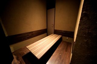 個室。6名様まで。当店に一つのプレミアムシートです。