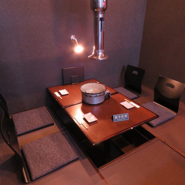 宴会にぴったりのお席をご用意！様々なお肉の種類とともに、お肉に合うお酒もたくさんご用意しております。ワイン、サワー、焼酎など、どうぞご堪能くださいませ。