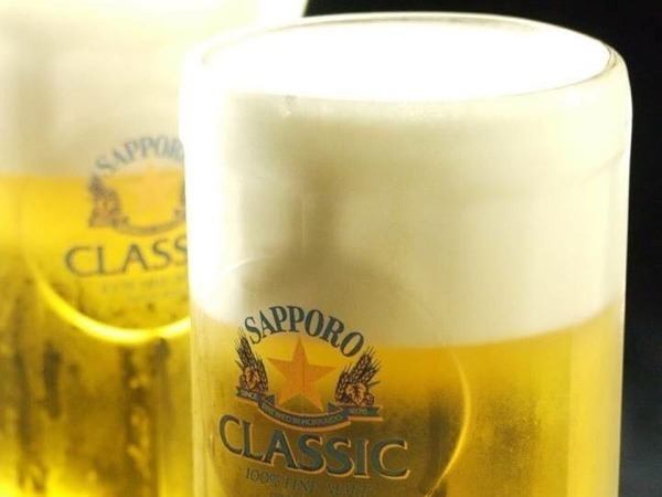 We use [Sapporo Classic] beer! 1800 yen for 100 minutes!