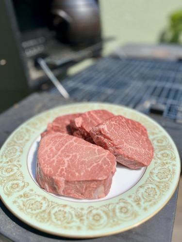 当店の牛肉は全て厳選A5ランク　国産牛