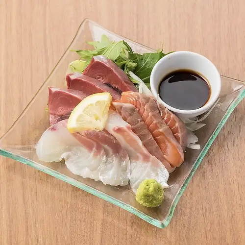 Assorted 3 types of sashimi