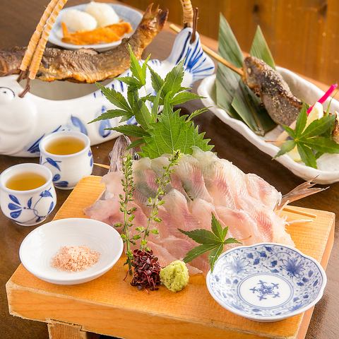 A gourmet izakaya where you can enjoy live fish from a river fish specialty store along with seasonal vegetables.