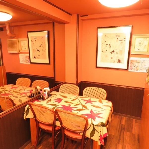 【In original work place of Tezuka Osamu ... ♪】 This Echigoya Building 2, 3F is temporary place where "Tezuka Production" was located! 2nd floor copies of original picture are also necessary check ☆ table seat with warmth in retro ◎ Reservation for 1 to 20 people ◎ For family meals, girls' association, alumni association, dinner, celebration ◎ Consultation on private parties is also available ◎ (up to 60 people) ☆