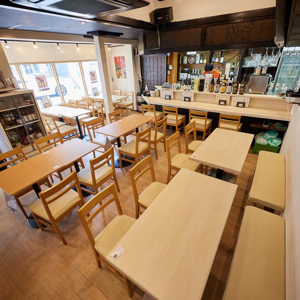 [1st floor seating] Perfect for small parties among friends! It can also be used for a variety of occasions, such as after-work drinking parties and girls' nights out. We can also accommodate groups and small groups.The most popular seats will fill up quickly, so please make your reservation early!