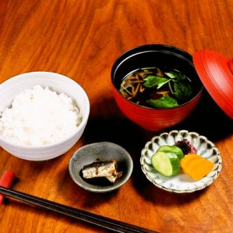 White rice and red soup set