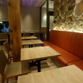 2名がけテーブル＆ソファ×4