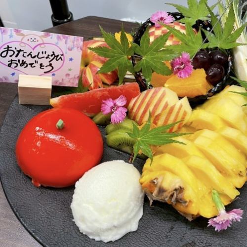 【誕生日・記念日・お祝いにおすすめ!】特製デザートプレート税込2,000円、特製肉盛りプレート税込8,888円