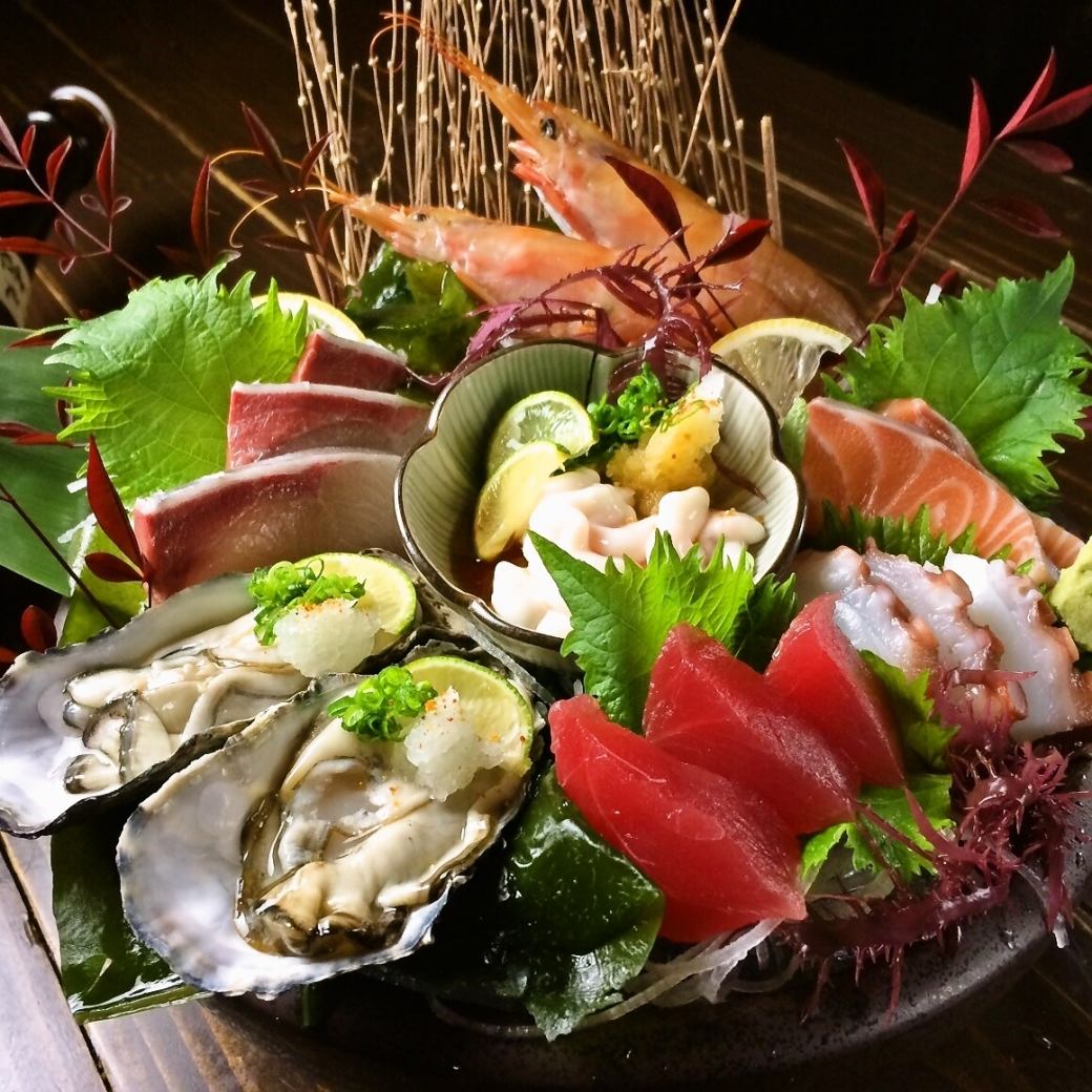 A selection of fresh fish, carefully selected seasonal dishes, Kishu Bincho Yakitori, and Himeji Meijo Kushiage.