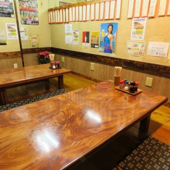 We have a table for 6 people.You can use it for entertainment and dating, girls' association, drinking party!