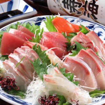 Enjoy sashimi and yakitori! ≪5-6 dishes in total≫ [All-you-can-drink included] 3000 yen course