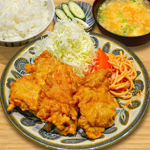 伝説の若鶏唐揚げ定食A～でんから３個～