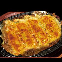 黒豚肉汁焼餃子4個入り