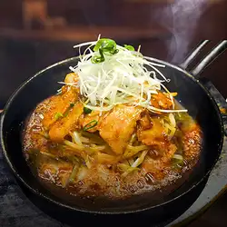 Garlic stir-fried bean sprouts with minced meat sauce