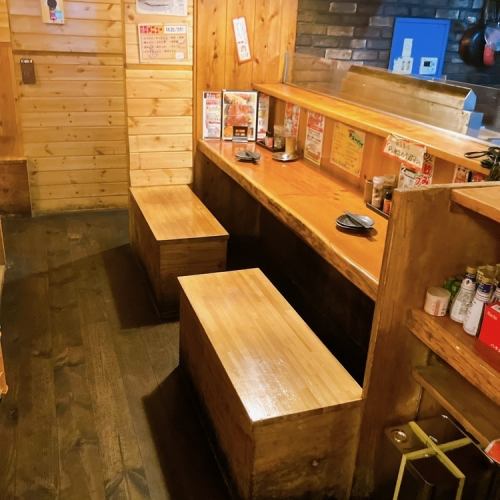 カウンター席もございます