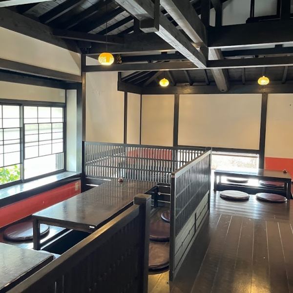 We have 36 sunken tatami seats available, so you can use it for large parties!