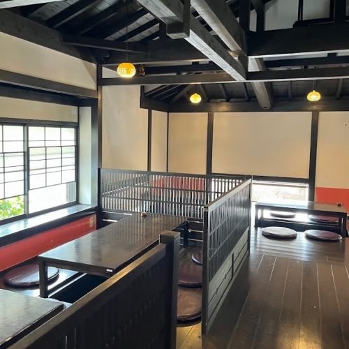 <p>We have 36 sunken tatami seats available, so you can use it for large parties!</p>