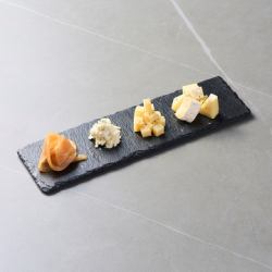 Assortment of 3 kinds of cheese and chicken ham