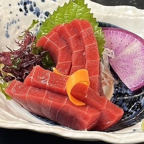 Raw tuna sashimi