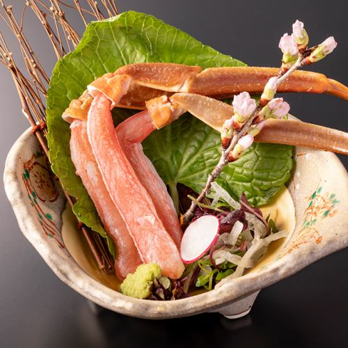 Raw snow crab sashimi